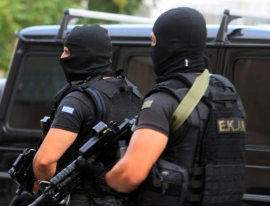 Ισλαμιστής φώναζε «Αλλαχού Ακμπάρ» έξω από κτίριο στην Αθήνα - Συνελήφθη και ανακρίνεται